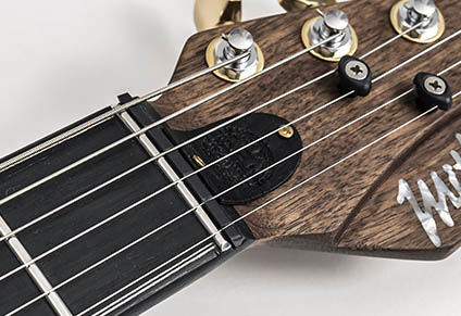 ZERO FRET & GRAPH TECH NUT
