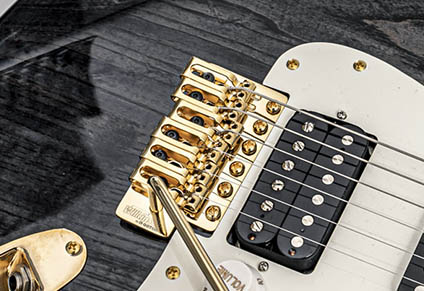 WILKINSON GOTOH VINTAGE TREMOLO IN GOLD